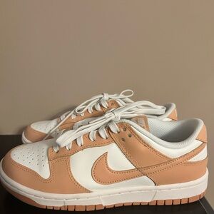 Nike Women’s Dunk size 8